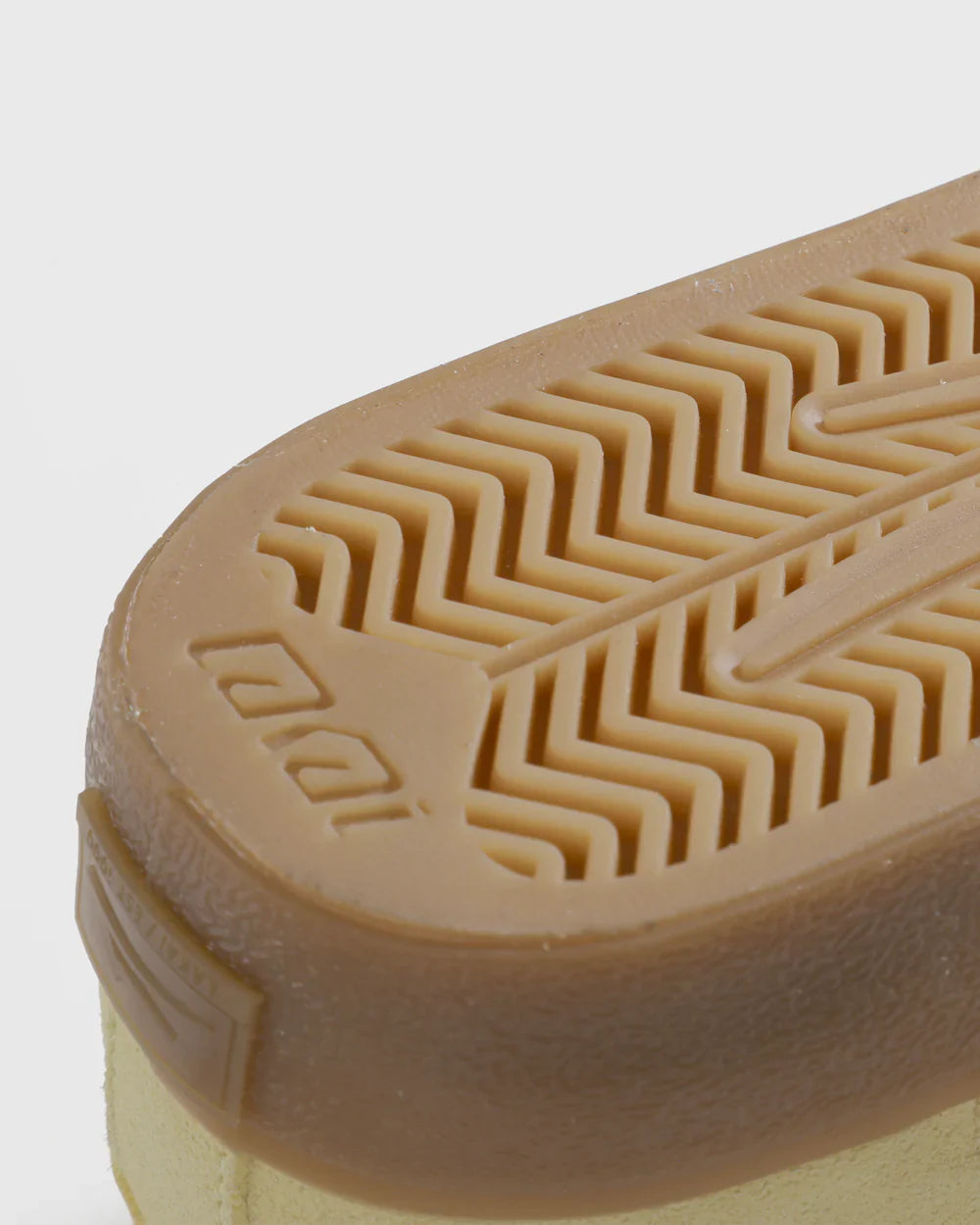 Newport - Light Yellow Suede